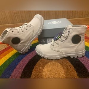 NWT PALLADIUM BOOT PAMPA HI TWILL MOON GREY